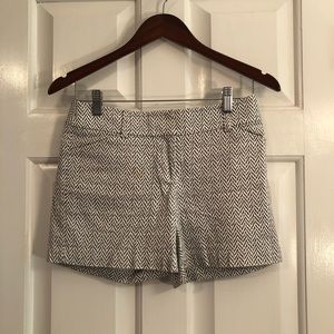White House Black Market Chevron Shorts Size 00
